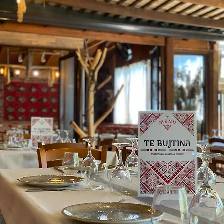Te Bujtina Hotel- Cozy With Traditional Breakfast Near * ゴーレム