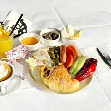Te Bujtina Hotel- Cozy With Traditional Breakfast Near Golem (Tirana)