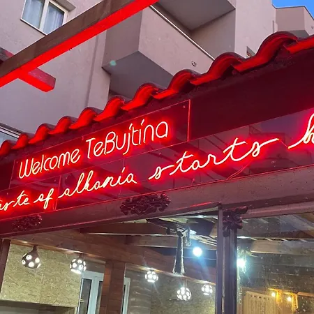 Te Bujtina Hotel- Cozy With Traditional Breakfast Near ゴーレム