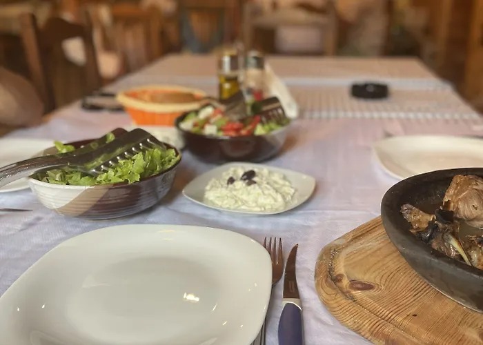 Te Bujtina Hotel- Cozy With Traditional Breakfast Near * 골렘