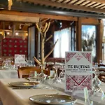 Te Bujtina Hotel- Cozy With Traditional Breakfast Near * Golem