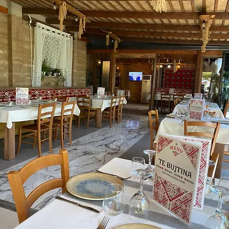 Otel Te Bujtina Hotel- Cozy With Traditional Breakfast Near *