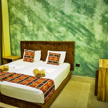 Otel Te Bujtina Hotel- Cozy With Traditional Breakfast Near *