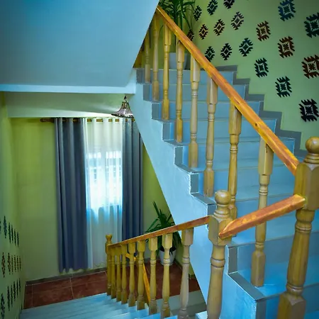 Te Bujtina Hotel- Cozy With Traditional Breakfast Near Otel Golem (Tirana)
