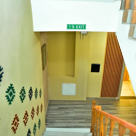 Otel Te Bujtina Hotel- Cozy With Traditional Breakfast Near *