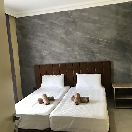 Te Bujtina Hotel- Cozy With Traditional Breakfast Near * Golem (Tirana)