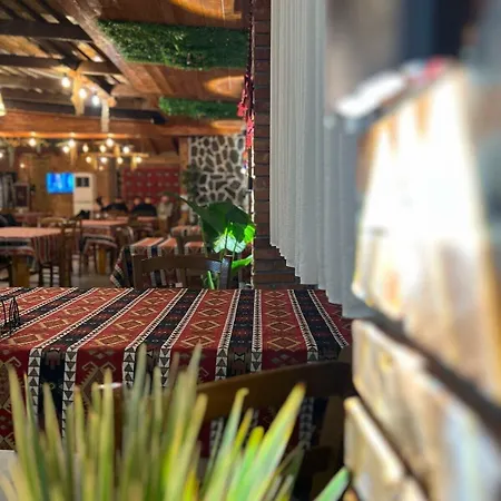 Te Bujtina Hotel- Cozy With Traditional Breakfast Near Hotel Golem (Tirana)
