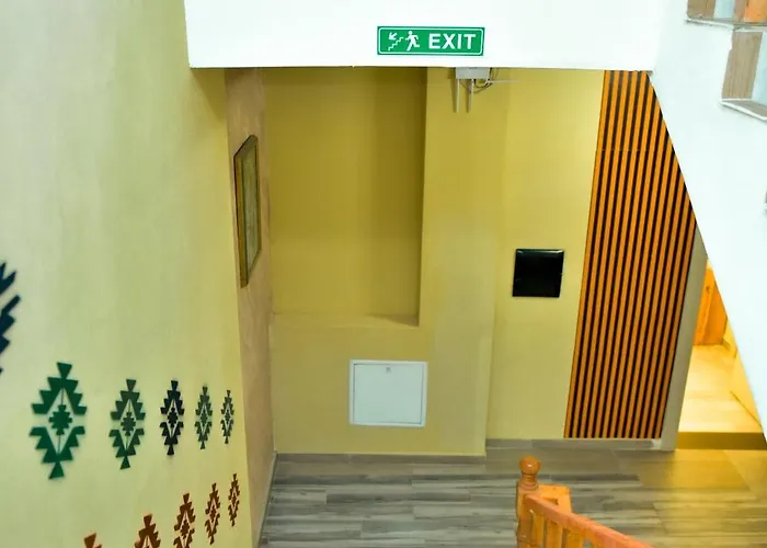 Hotel Te Bujtina Hotel- Cozy With Traditional Breakfast Near *