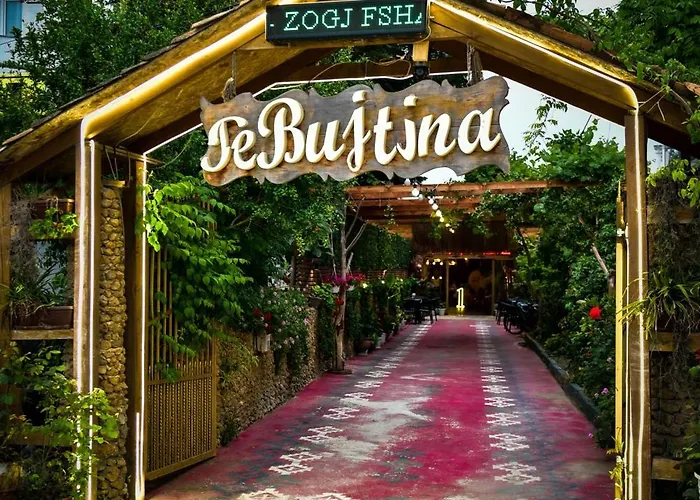 فندق Te Bujtina Hotel- Cozy With Traditional Breakfast Near *