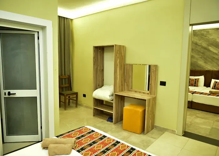 Te Bujtina Hotel- Cozy With Traditional Breakfast Near * Golem (Tirana)