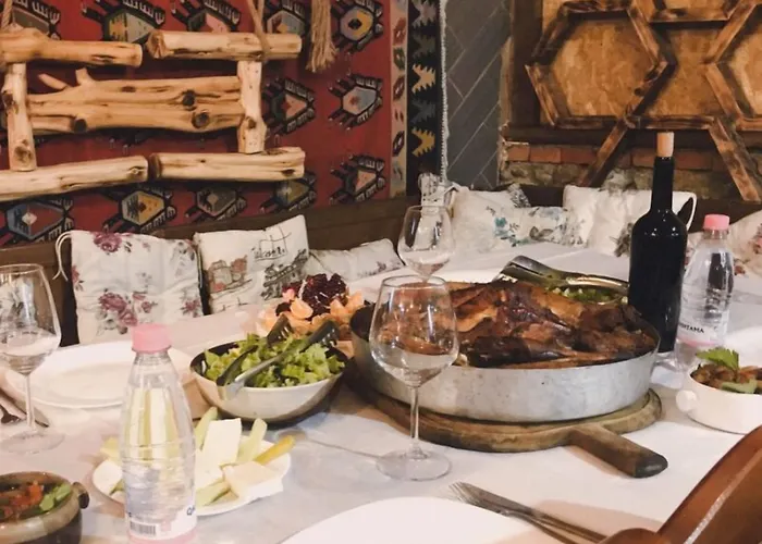 فندق Te Bujtina Hotel- Cozy With Traditional Breakfast Near
