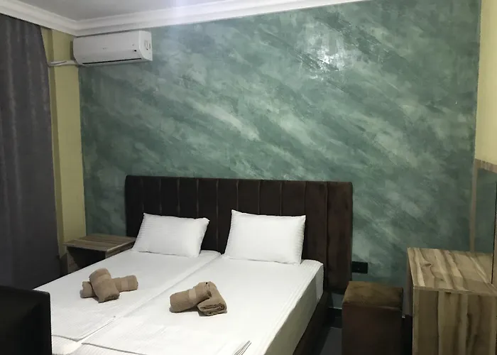 فندق Te Bujtina Hotel- Cozy With Traditional Breakfast Near غوليم